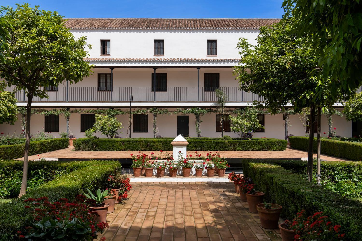 Magno Apartments San Laureano - Private Parking Included Sevilla Bagian luar foto
